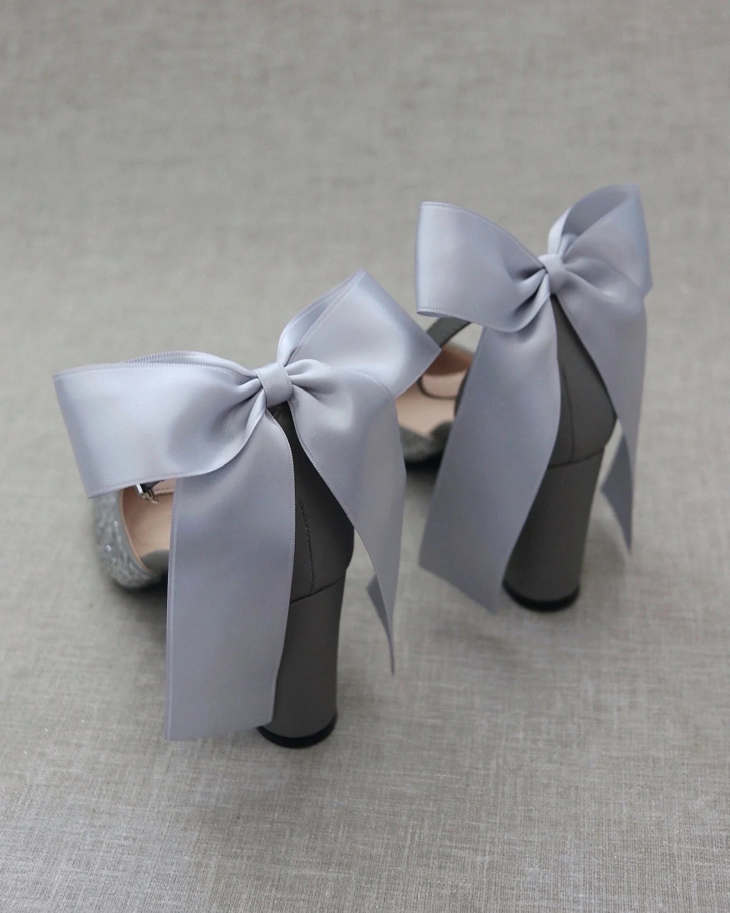 Säihke rusetilla hopea