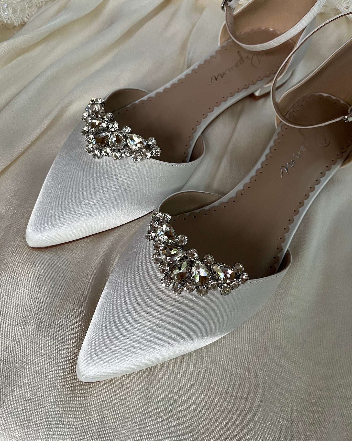 Kenkäkoriste strassikaari