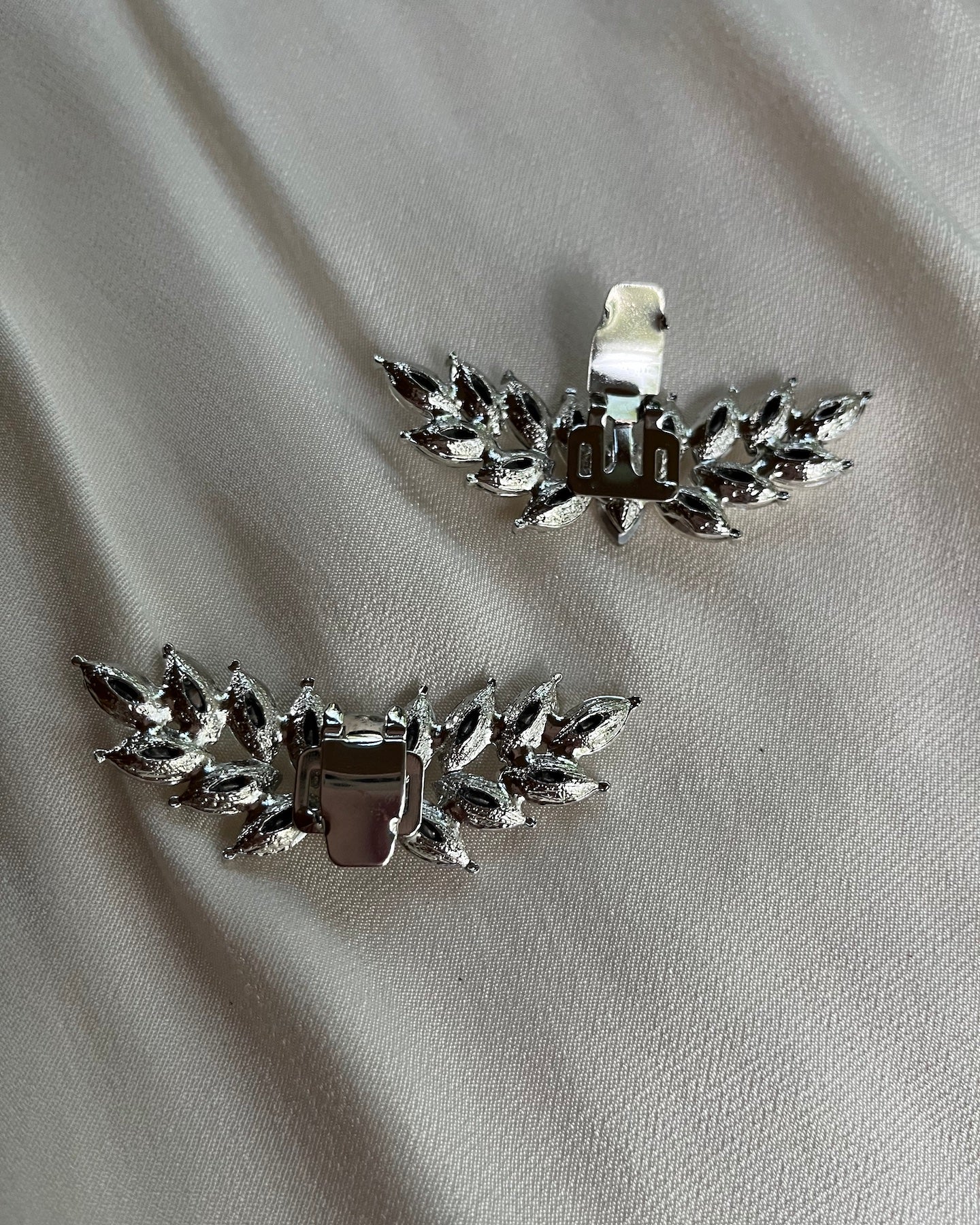 Kenkäkoriste strassi terävä