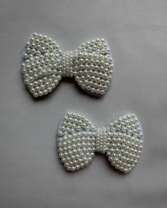 Liimattava kenkäkoriste helmirusetti