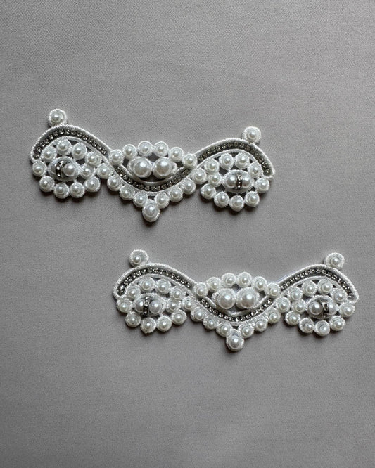 Liimattava kapea helmikoriste