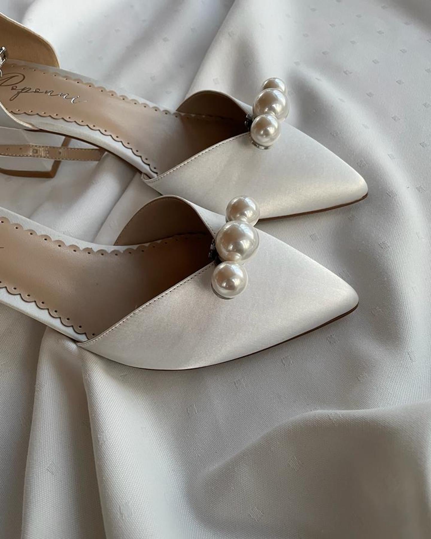 Kenkäkoriste kolmella helmellä