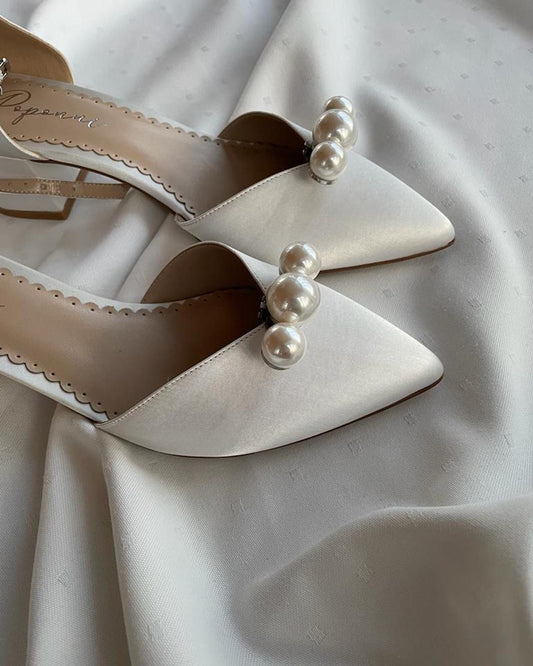 Kenkäkoriste kolmella helmellä