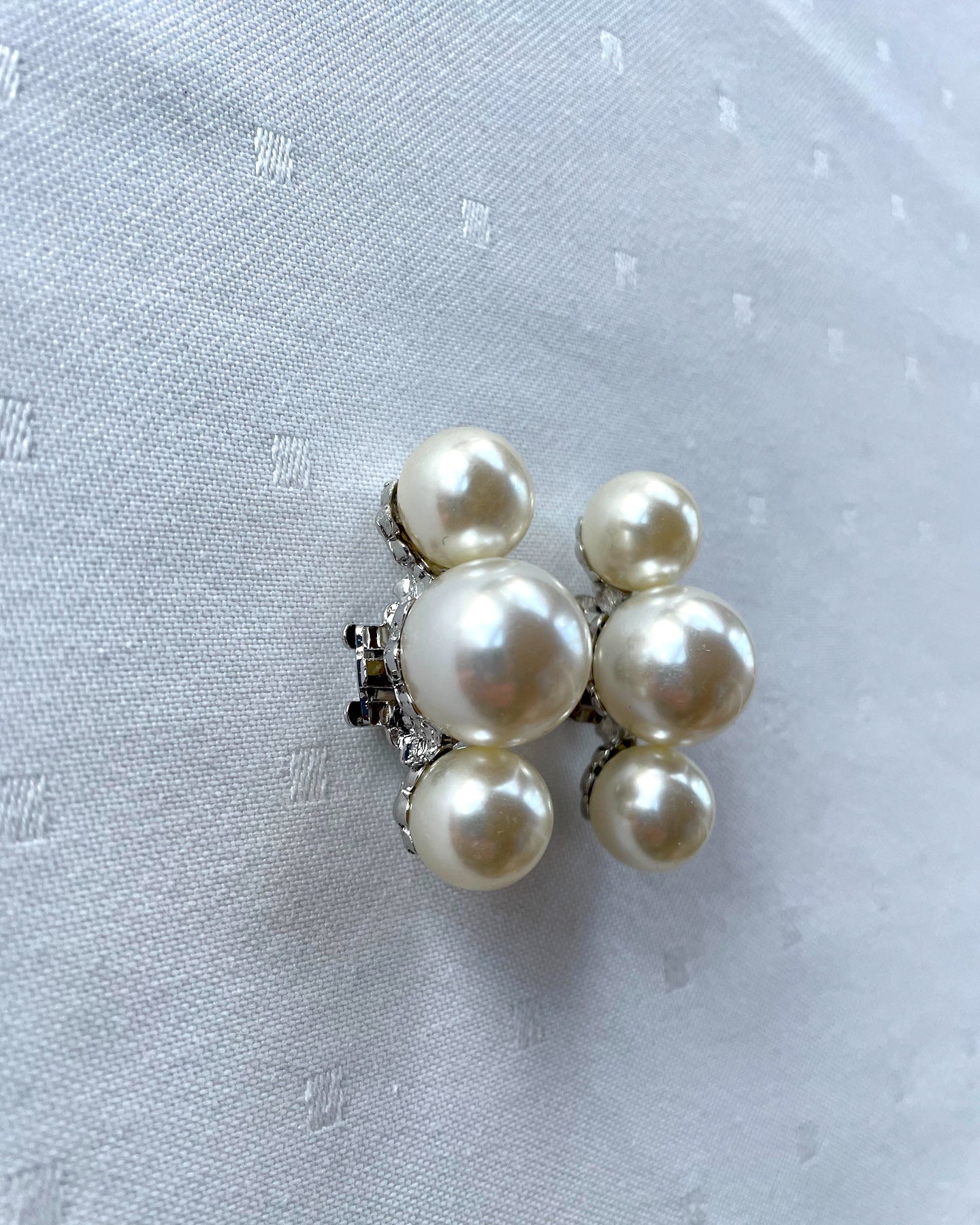 Kenkäkoriste kolmella helmellä