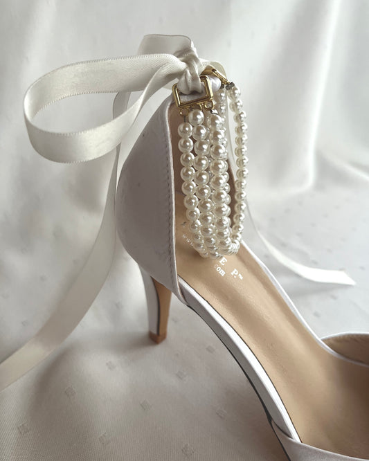 Helminilkkaremmi kolme riviä